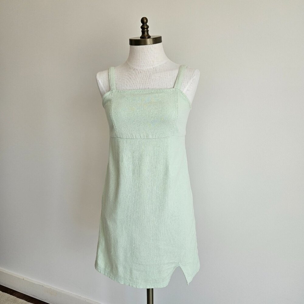 Light Green Sleeveless Dress